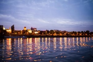 Warschau: Sonnenuntergangsfahrt auf der Weichsel – 80er-Jahre-Flair, Musik & Prosecco