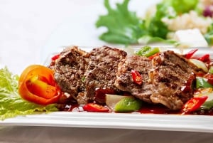 Warsaw: Traditional Polish Food and Sightseeing Private Tour