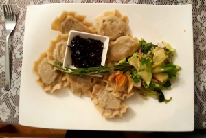 Warsaw: Traditional Polish Food and Sightseeing Private Tour