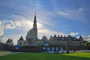 Warsaw: Transfer to Krakow with 2-Hour Czestochowa Stopover