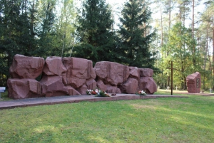 Varsovia: Visita al Desgarrador Campo de Concentración de Treblinka