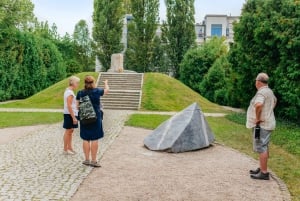 Warsaw: Warsaw Ghetto Private Walking Tour with Hotel Pickup