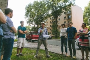 Warsaw: WWII Private Tour by Retro Minibus
