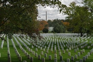 Cerimonia del Cementario e della Guardia di Arlington con il Memoriale di Iowa Jima