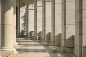 Cerimonia del Cementario e della Guardia di Arlington con il Memoriale di Iowa Jima