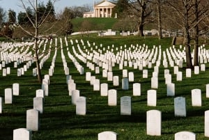 Cerimonia del Cementario e della Guardia di Arlington con il Memoriale di Iowa Jima