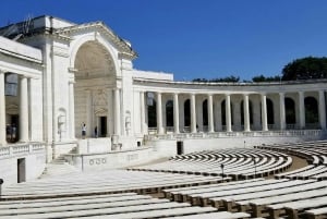 Cerimonia del Cementario e della Guardia di Arlington con il Memoriale di Iowa Jima