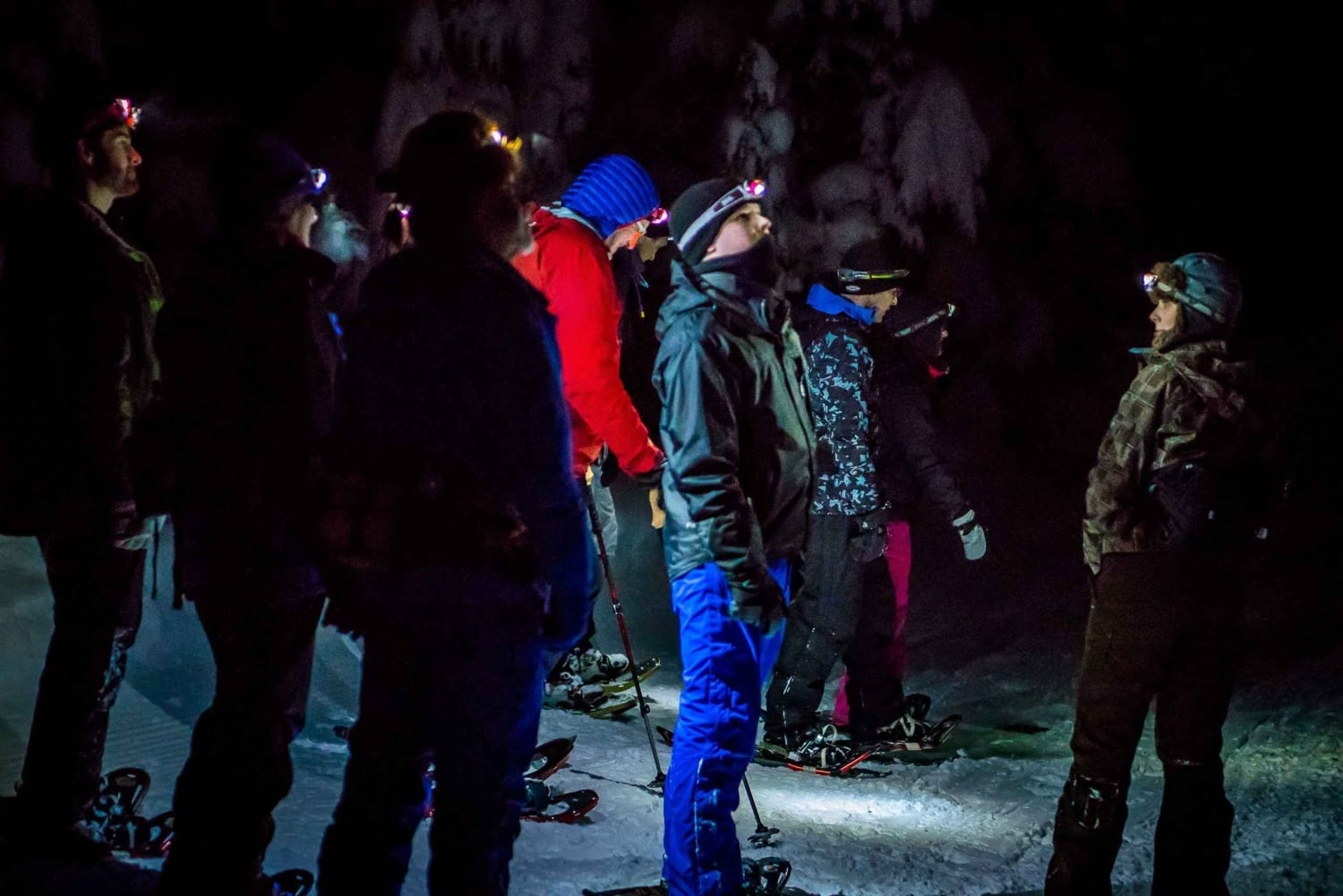 Bend: Cascade-vuorten lumikenkäilyretki ja nuotio