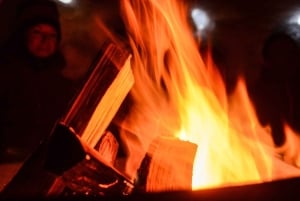 Bend: Cascade-vuorten lumikenkäilyretki ja nuotio