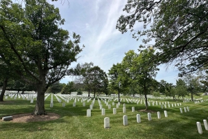 DC: Arlington Cemetery Guided Tour and Changing of the Guard
