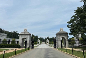 DC: Arlington Cemetery Guided Tour and Changing of the Guard
