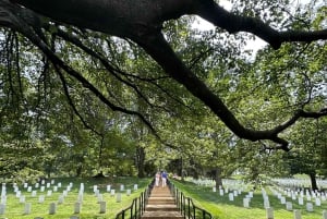DC: Arlington Cemetery Guided Tour and Changing of the Guard