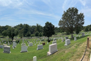 DC: Arlington Cemetery Guided Tour and Changing of the Guard