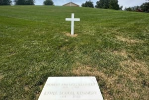 DC: Arlington Cemetery Guided Tour and Changing of the Guard