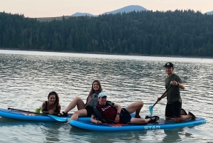 Mineral Lake: Paddleboard-Tour bei Sonnenuntergang mit Blick auf den Rainier