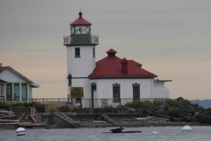 Seattle: Alki Lighthouse Sea Kayak Tour