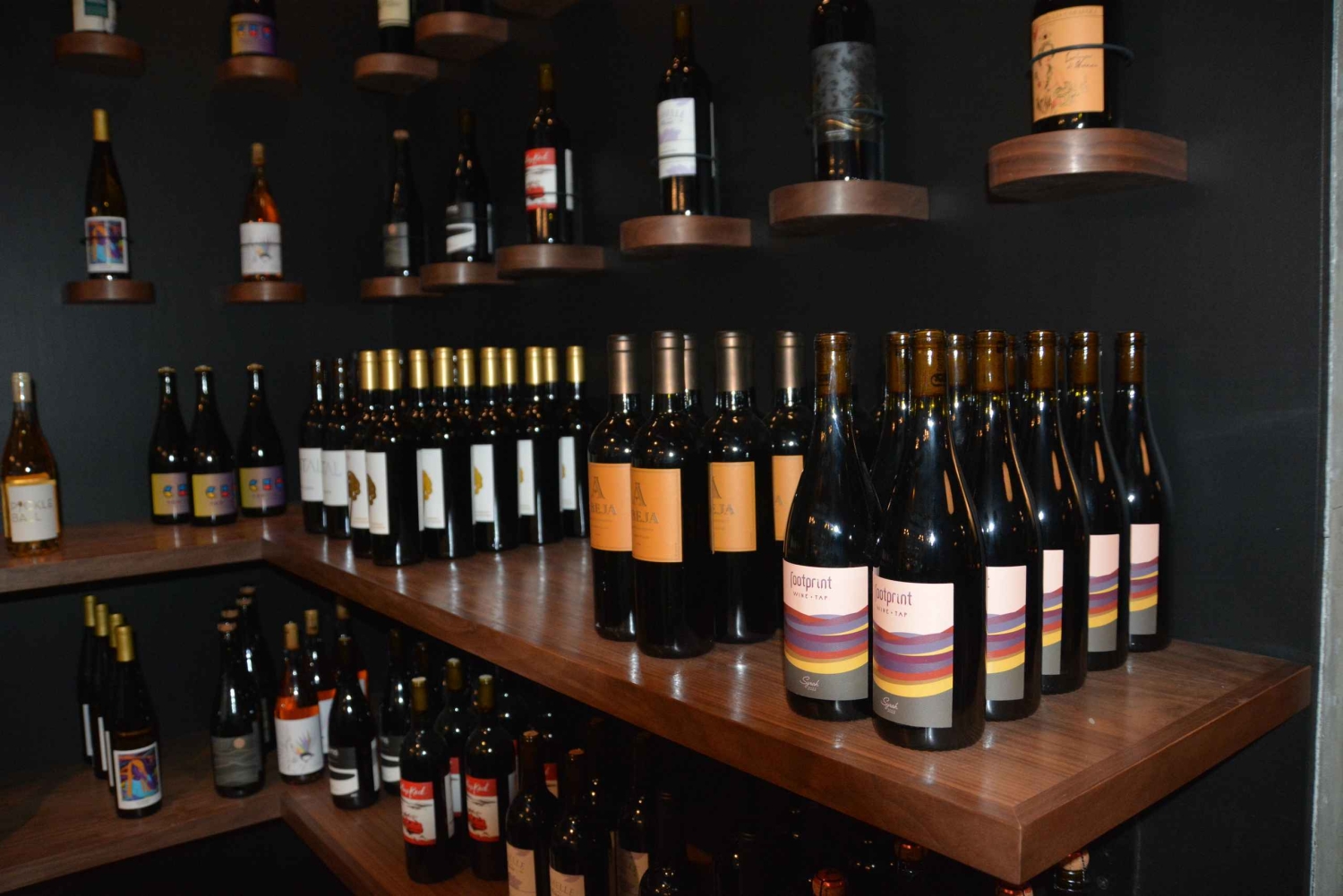 シアトル：多様なワインテイスティング体験と軽食