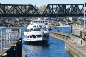 Seattle: Locks Cruise with Local Guide