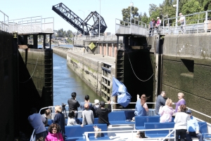 Seattle: Locks Cruise with Local Guide
