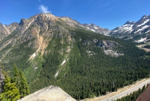 シアトル発：ノースカスケード山脈日帰りツアーをご体験ください