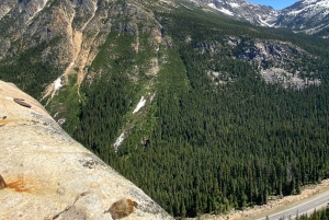 シアトル発：ノースカスケード山脈日帰りツアーをご体験ください