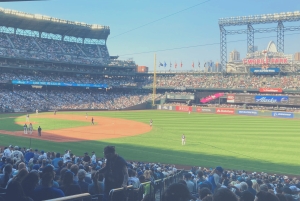 Seattle: partita di baseball dei Seattle Mariners al T-Mobile Park