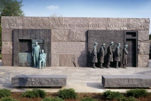 Washington DC: Cherry Blossom Walking Tour