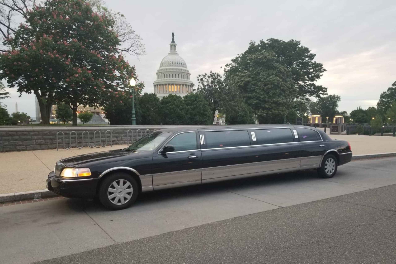 Washington DC: City Sightseeing Private Limousine Tour
