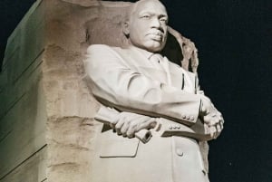 Washington DC: Monuments by Moonlight Nighttime Trolley Tour