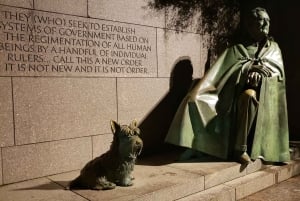 Washington DC: Monuments by Moonlight Nighttime Trolley Tour