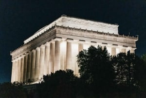 Washington DC: Monuments by Moonlight Nighttime Trolley Tour