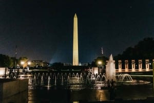 Washington DC: Monuments by Moonlight Nighttime Trolley Tour