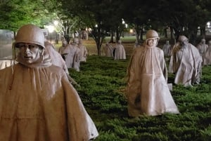 Washington DC: Monuments by Moonlight Nighttime Trolley Tour