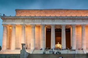 Washington, DC: Monuments Guided Tour with Transportation