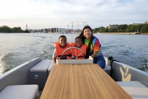 Washington DC: Navy Yard Self-Driven Boat Tour with Map