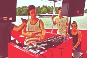 Washington DC: Pirate Ship Cruise with Open Bar