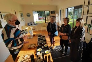 Martinborough Wine and Food Tour with Lunch from Wellington