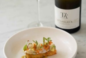 Wellington: Wharekauhau Heli-Lunch with Scenic Flight