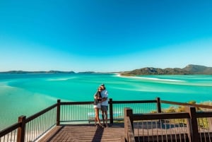 Airlie Beach: 2-Day Whitsunday Islands Sailing Snorkel Tour