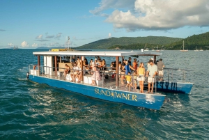 Airlie Beach: 2-Hour Sunset Cruise with Sparkling Wine