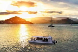Airlie Beach: 2-Hour Sunset Cruise with Sparkling Wine