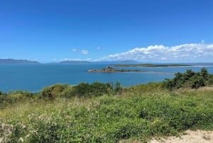 Airlie Beach: Vacker dagsutflykt till Bowen och Flagstaff Hill.