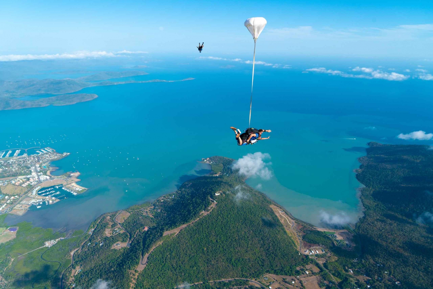 Airlie Beach: Early Morning Tandem Skydive
