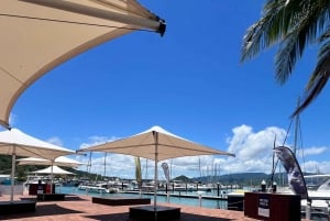 Airlie Beach: Whitsunday Island Sail, SUP & Snorkel Day Tour