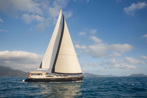 Airlie Beach: Whitsunday Islands 2-Night Yacht Trip w/Meals