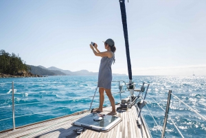 Airlie Beach: Whitsunday Islands 2-Night Yacht Trip w/Meals