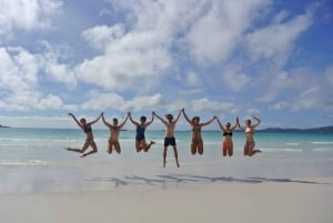 Airlie Beach: Whitsunday Islands 2-Day Sailing Tour