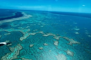 Airlie Beach: Whitsundays & Great Barrier Reef Scenic Flight