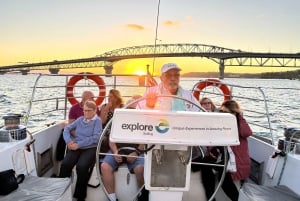 Auckland: Harbour Sailing Cruise with 3-Course Dinner