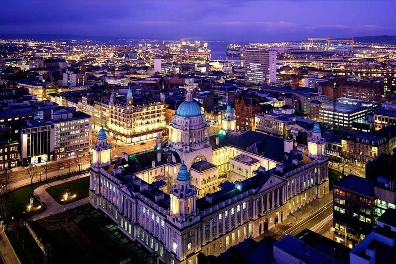Belfast: Architectural Walking Tour - Buildings that talk